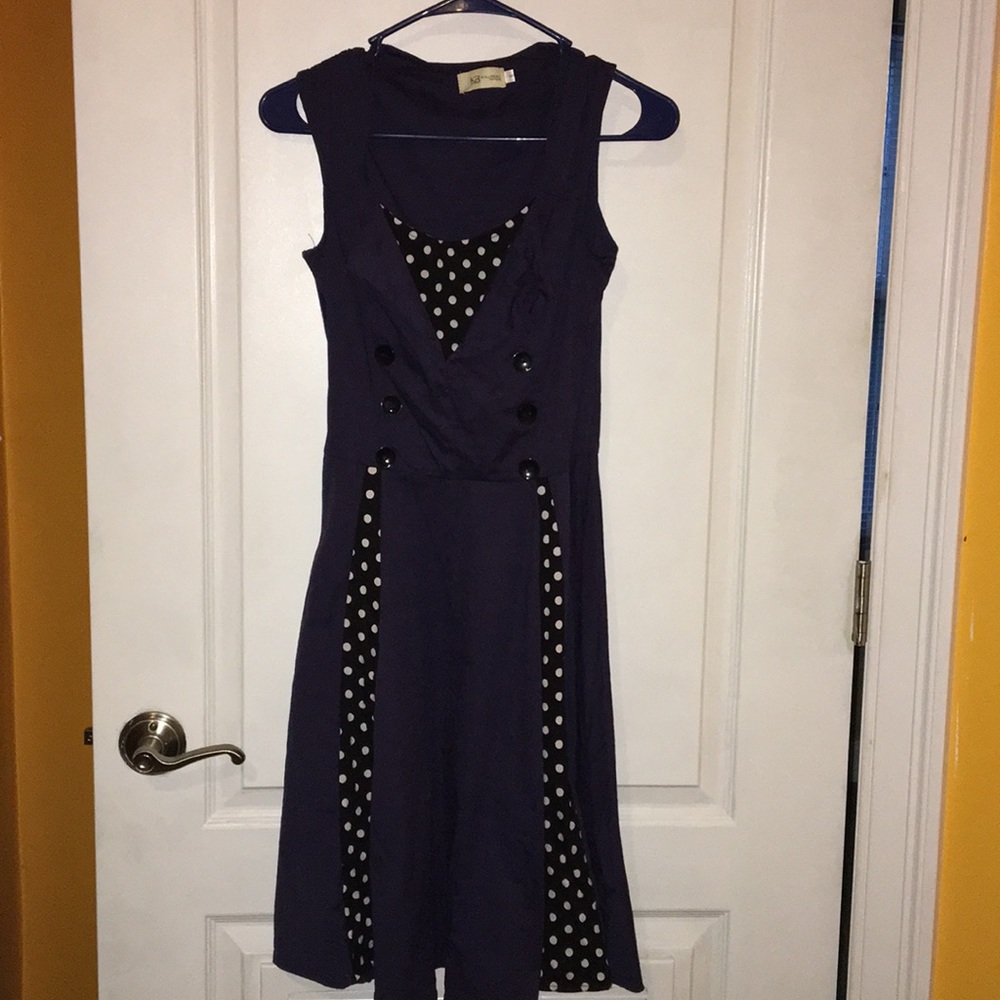 Adorable 50s themed dress